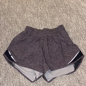 hotty hot low rise short 4" in heathered black